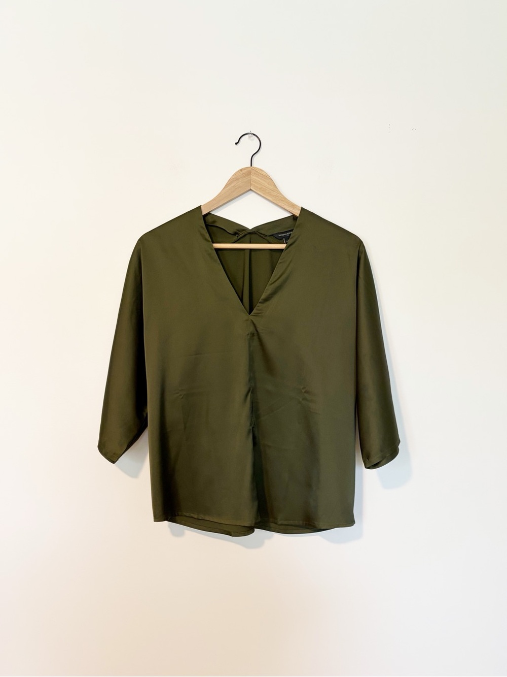Banana Republic Olive Green V-Neck Blouse Top Size Small